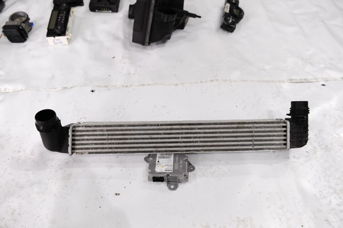 R 11 ÇIKMA YEDEK PARÇA MEGAN 3 İNTERKOL RADYATÖRÜ